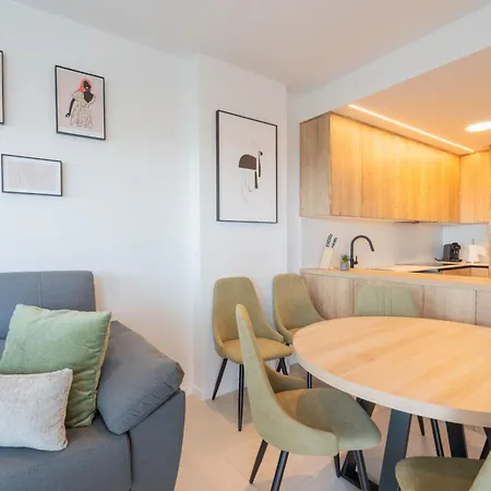 Silver Tower 7b Apartment *